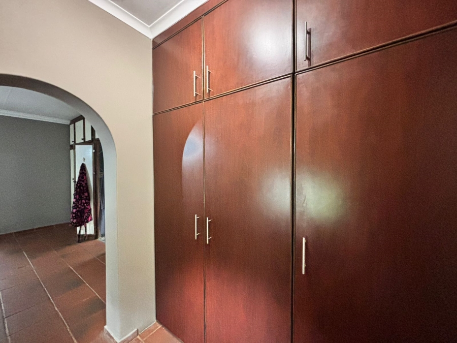 5 Bedroom Property for Sale in Flamwood North West